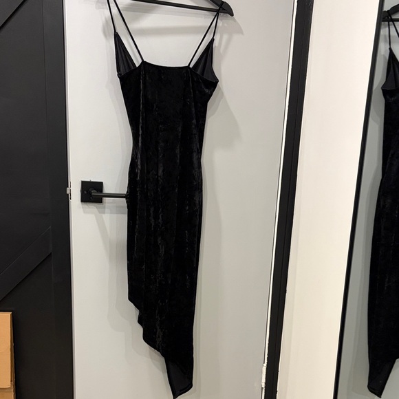 Chic Asymmetrical Black Dress - Picture 3 of 3